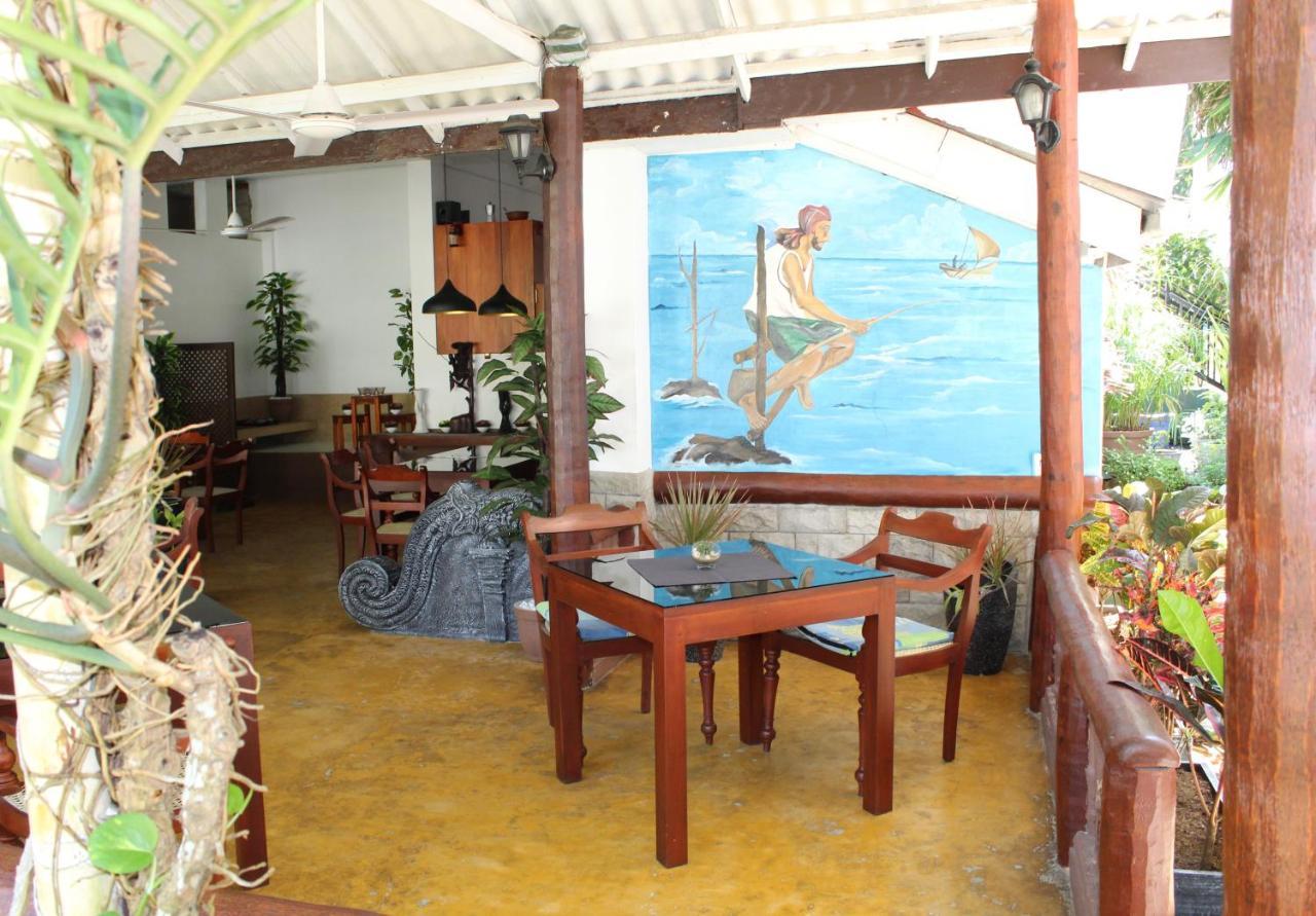 Blue Eyes Inn Unawatuna Exterior photo